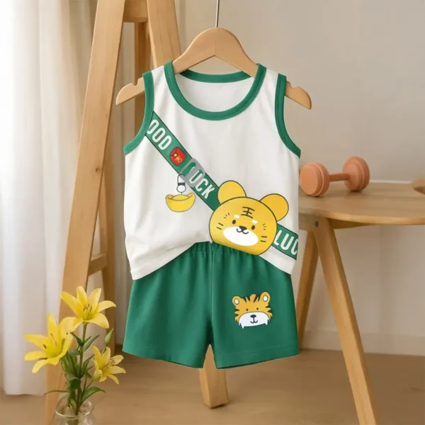 GOOD LUCK TIGER Printed Megi T-shirt & Pant Set White & Green